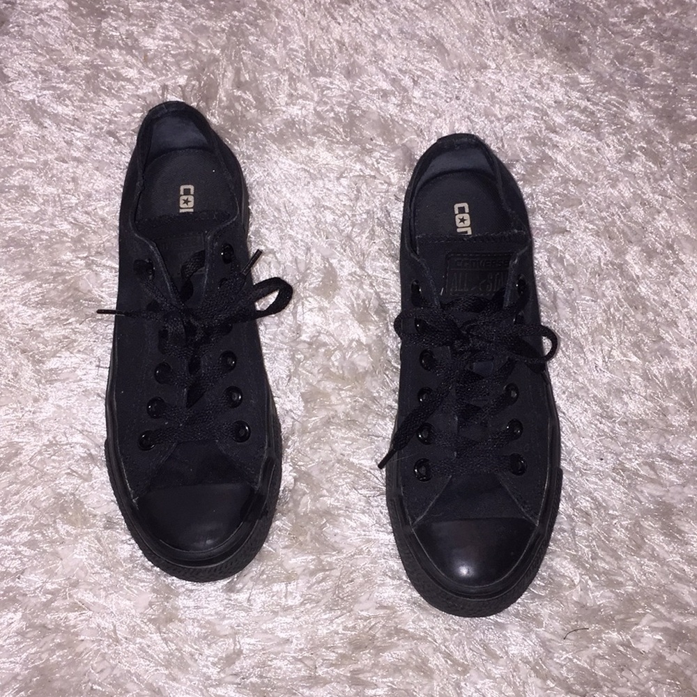 All black converse men’s 4.5 women’s 6.5
